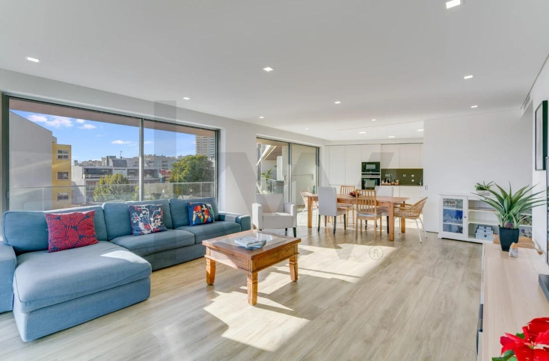 Apartamento T3 para Venda em Algés, Linda-A-Velha e Cruz Quebrada-Dafundo Foto 3