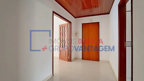 Apartamento T3 para Venda em Marvila, Ribeira Santarém, São Salvador, São Nicolau
