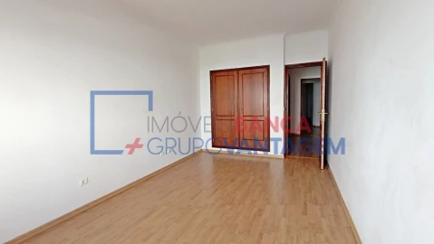 Apartamento T3 para Venda em Marvila, Ribeira Santarém, São Salvador, São Nicolau
