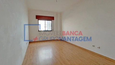 Apartamento T3 para Venda em Marvila, Ribeira Santarém, São Salvador, São Nicolau