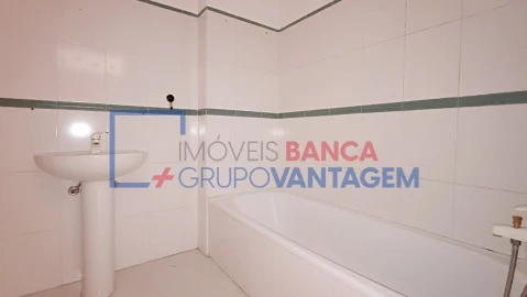 Apartamento T3 para Venda em Marvila, Ribeira Santarém, São Salvador, São Nicolau