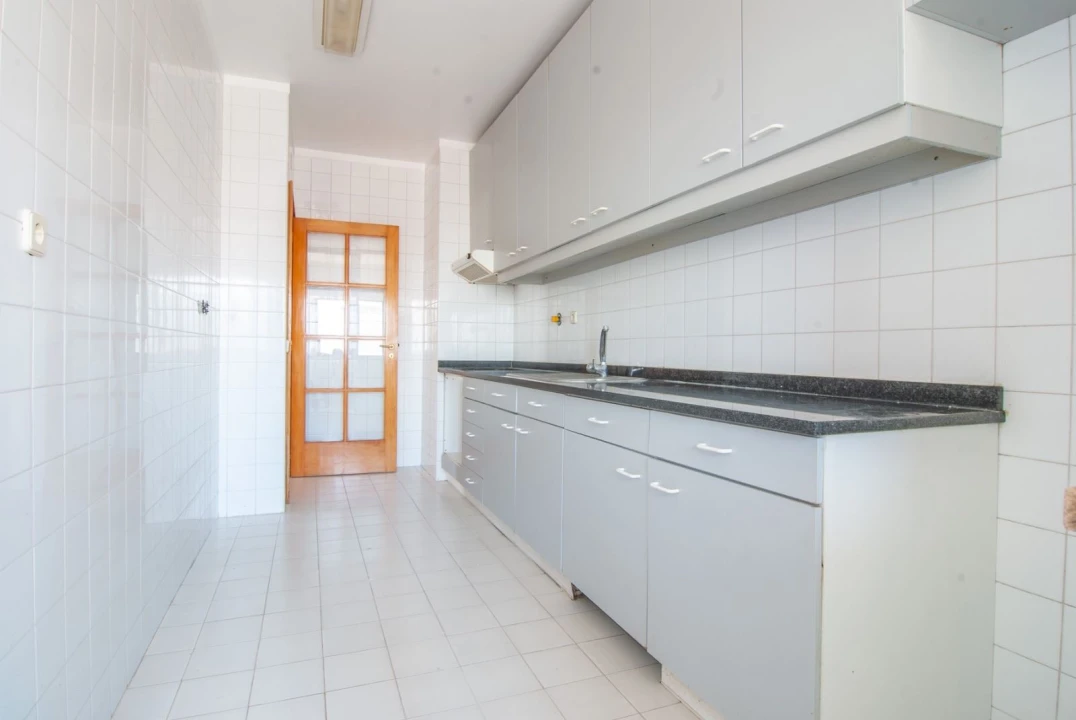 Apartamento T3 para Arrendamento em Vilar de Andorinho Foto 4