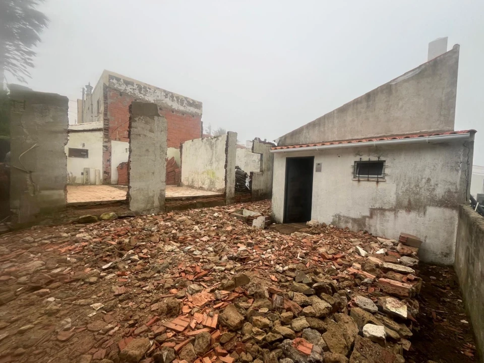 Moradia T2 para Venda em Colares Foto 1