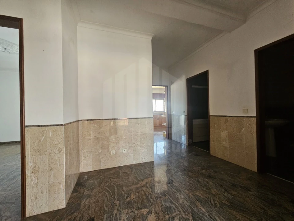 Apartamento T4 para Venda em Gaio-Rosário e Sarilhos Pequenos Foto 3