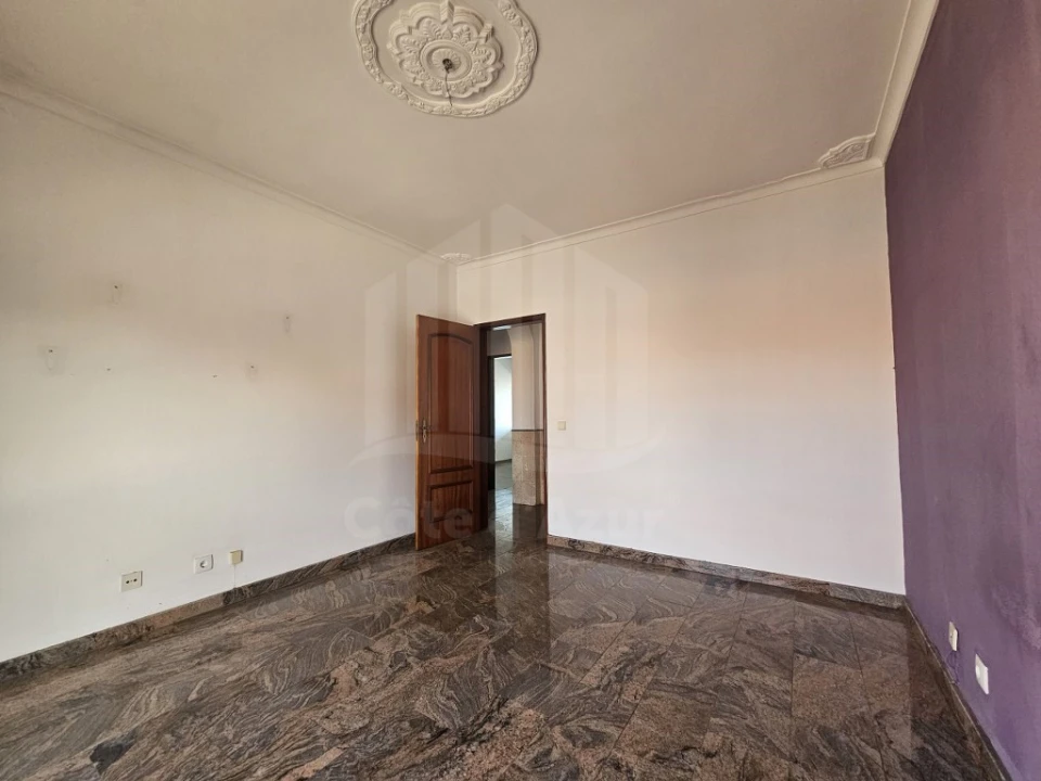 Apartamento T4 para Venda em Gaio-Rosário e Sarilhos Pequenos Foto 9