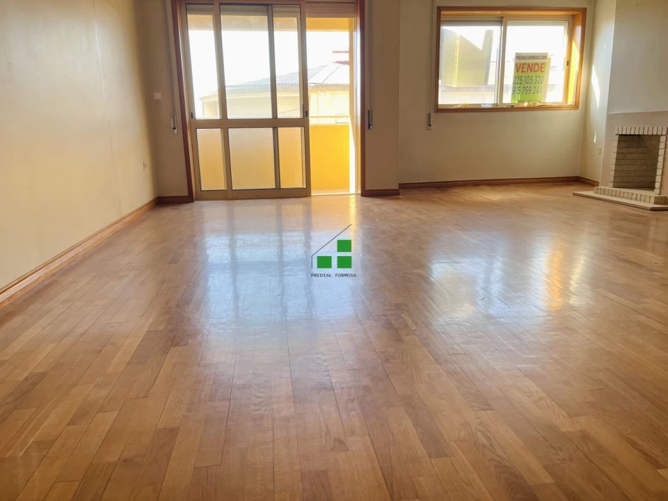 Apartamento T3 para Venda em Cedofeita, Santo Ildefonso, Sé, Miragaia, São Nicolau e Vitória Foto 2