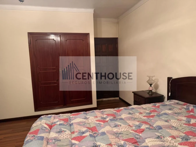 Moradia T6 para Venda em Sepins e Bolho Foto 8