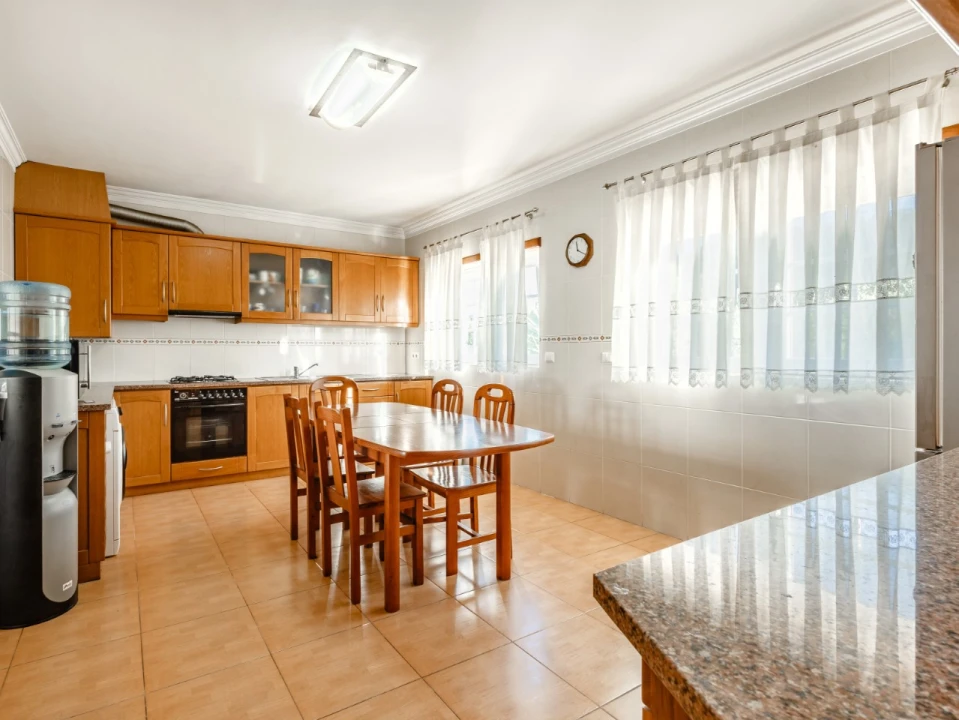 Moradia T4 para Venda em Tavarede Foto 9