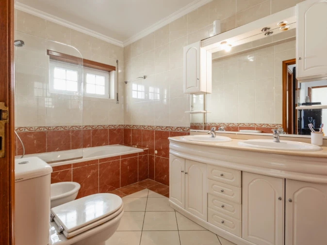 Moradia T4 para Venda em Tavarede Foto 24