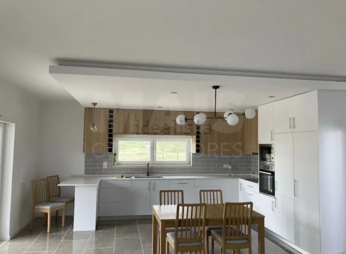 Moradia T3 para Venda em Vermelha Foto 4