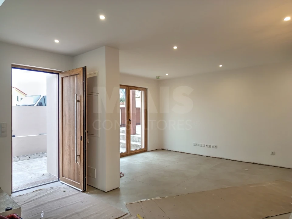 Moradia T3 para Venda em Silveira Foto 9