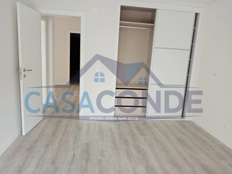 Moradia T4 para Venda em Fernao Ferro Foto 2