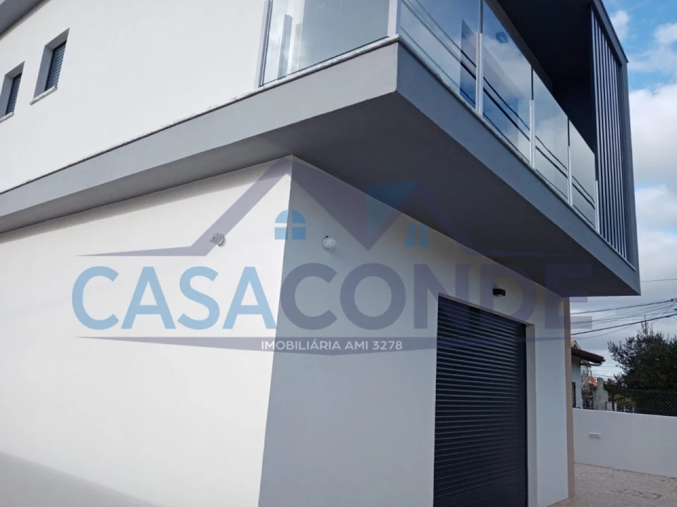 Moradia T4 para Venda em Fernao Ferro Foto 16