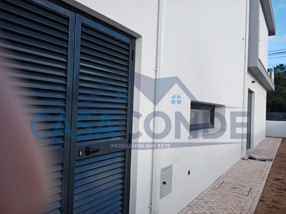 Moradia T4 para Venda em Fernao Ferro Foto 17