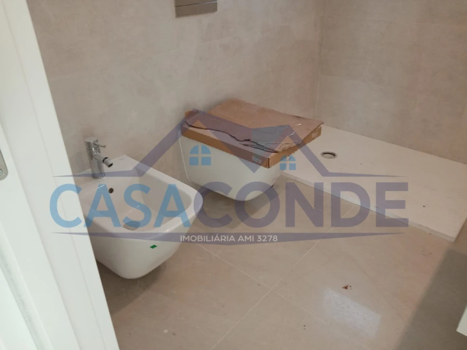 Moradia T4 para Venda em Fernao Ferro Foto 23