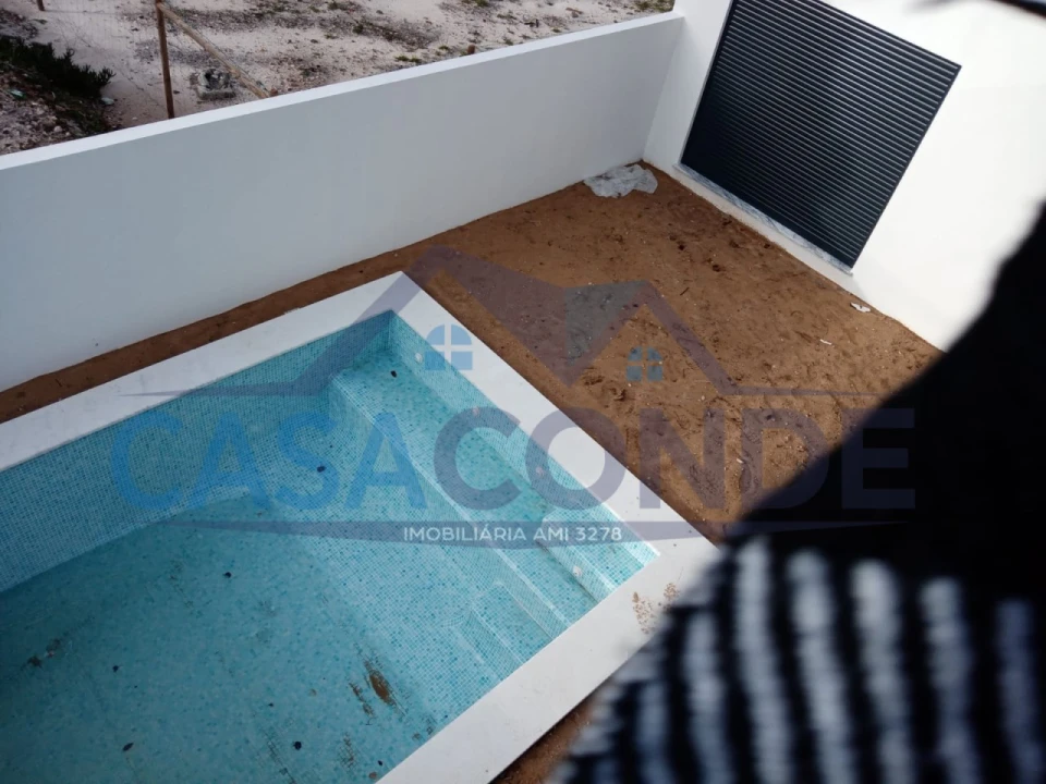 Moradia T4 para Venda em Fernao Ferro Foto 26