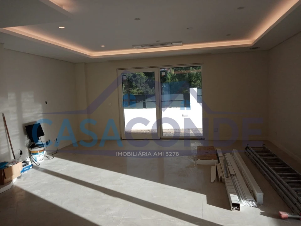 Moradia T4 para Venda em Fernao Ferro Foto 35