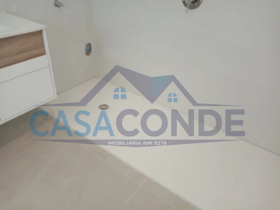 Moradia T4 para Venda em Fernao Ferro Foto 38