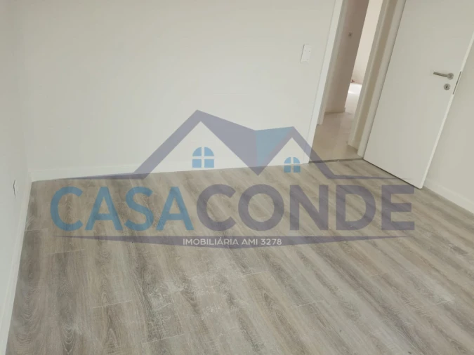 Moradia T4 para Venda em Fernao Ferro Foto 1