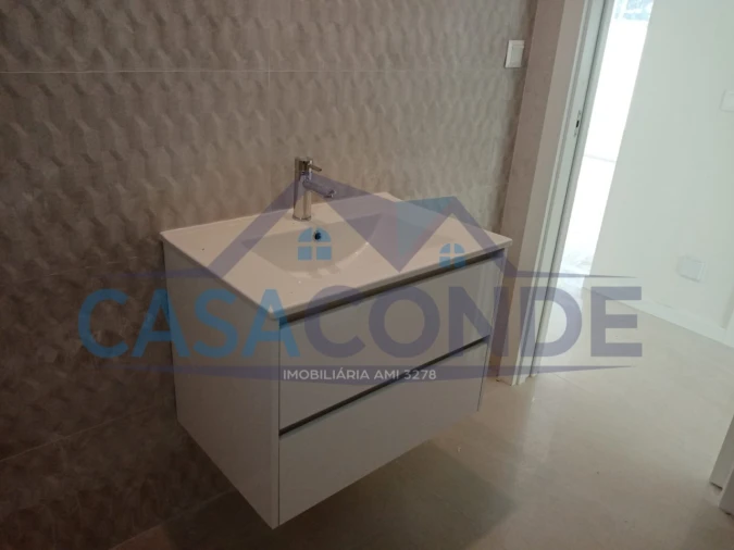 Moradia T4 para Venda em Fernao Ferro Foto 4