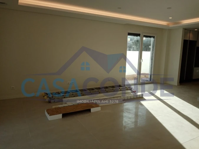 Moradia T4 para Venda em Fernao Ferro Foto 6