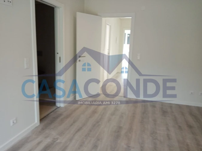 Moradia T4 para Venda em Fernao Ferro Foto 12