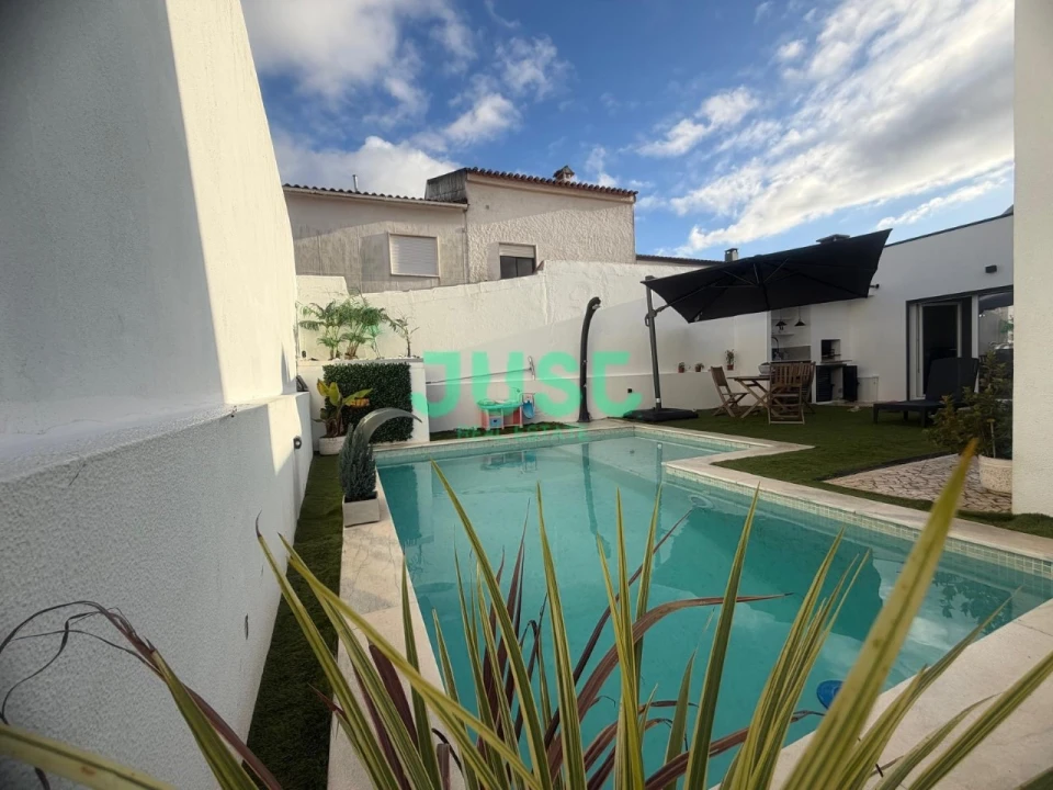 Moradia T3 para Venda em Quinta do Conde Foto 5