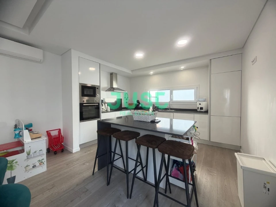 Moradia T3 para Venda em Quinta do Conde Foto 16