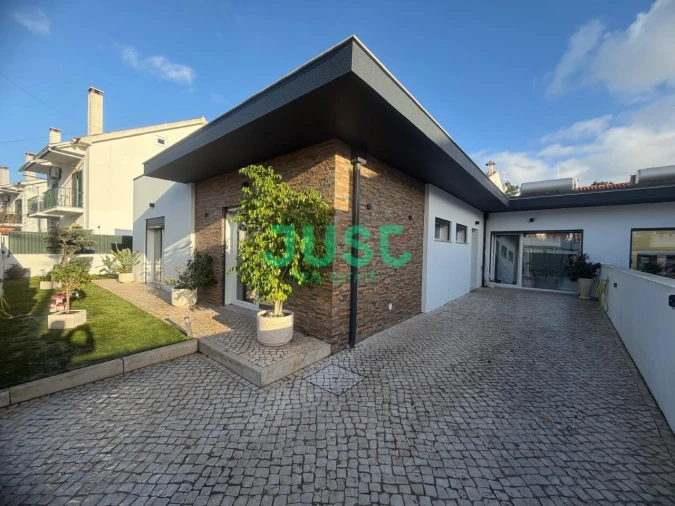 Moradia T3 para Venda em Quinta do Conde Foto 2