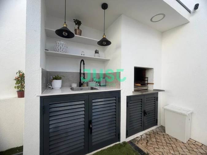 Moradia T3 para Venda em Quinta do Conde Foto 6