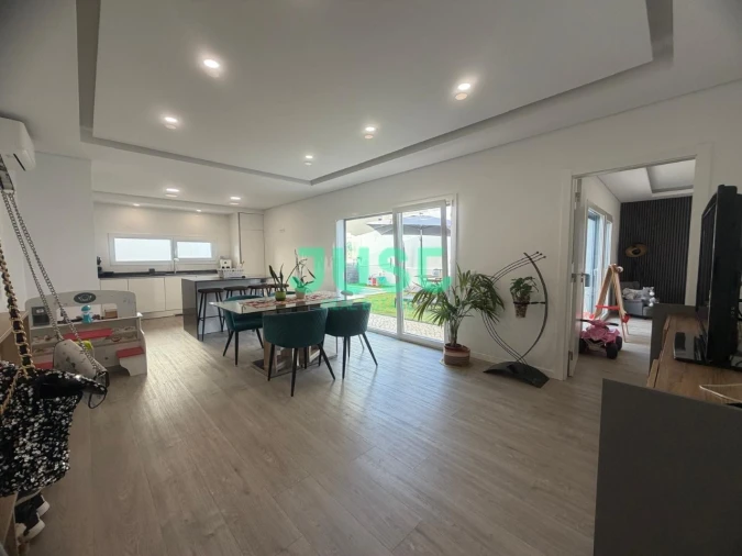 Moradia T3 para Venda em Quinta do Conde Foto 13