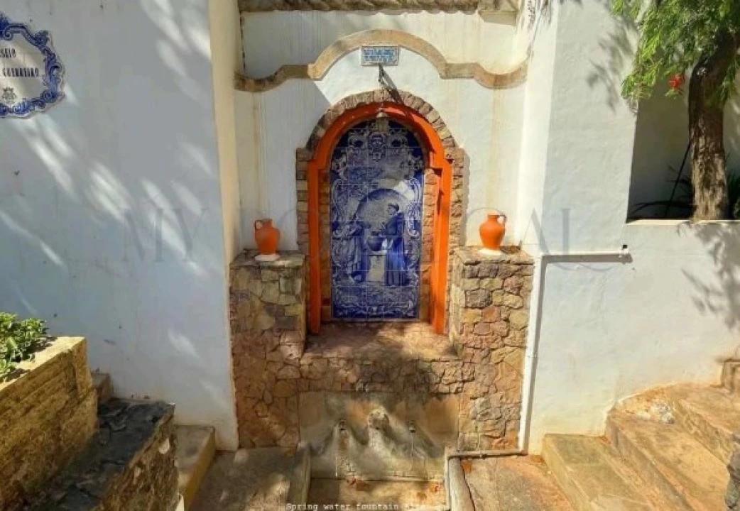 Moradia T2 para Venda em Alte Foto 3