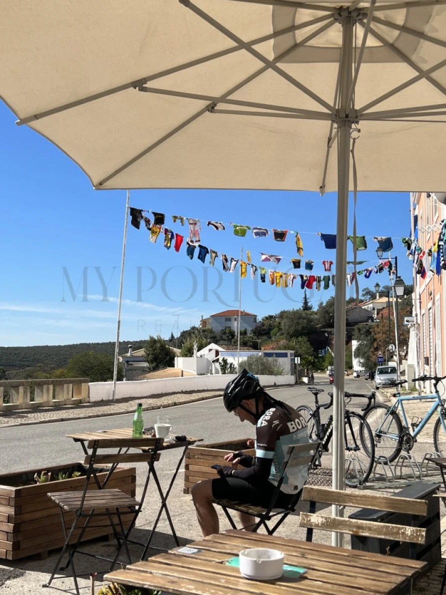 Moradia T2 para Venda em Alte Foto 13