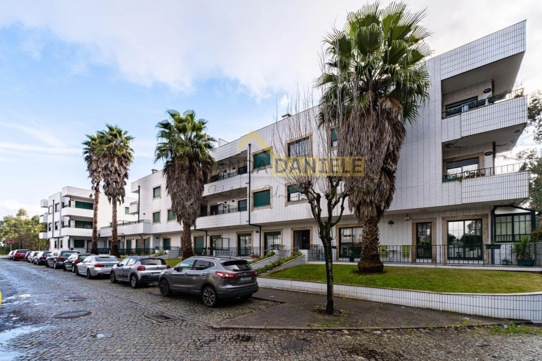 Apartamento T2 para Venda em Santa Maria da Feira, Travanca, Sanfins e Espargo Foto 1