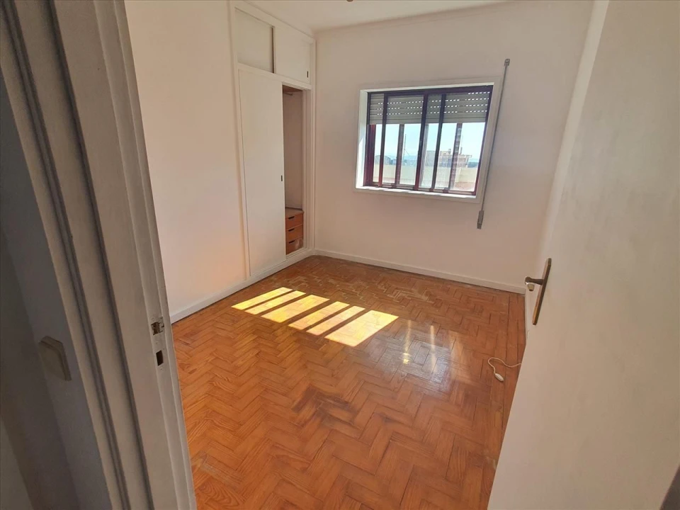 Apartamento T3 para Venda em Vilar de Andorinho Foto 12