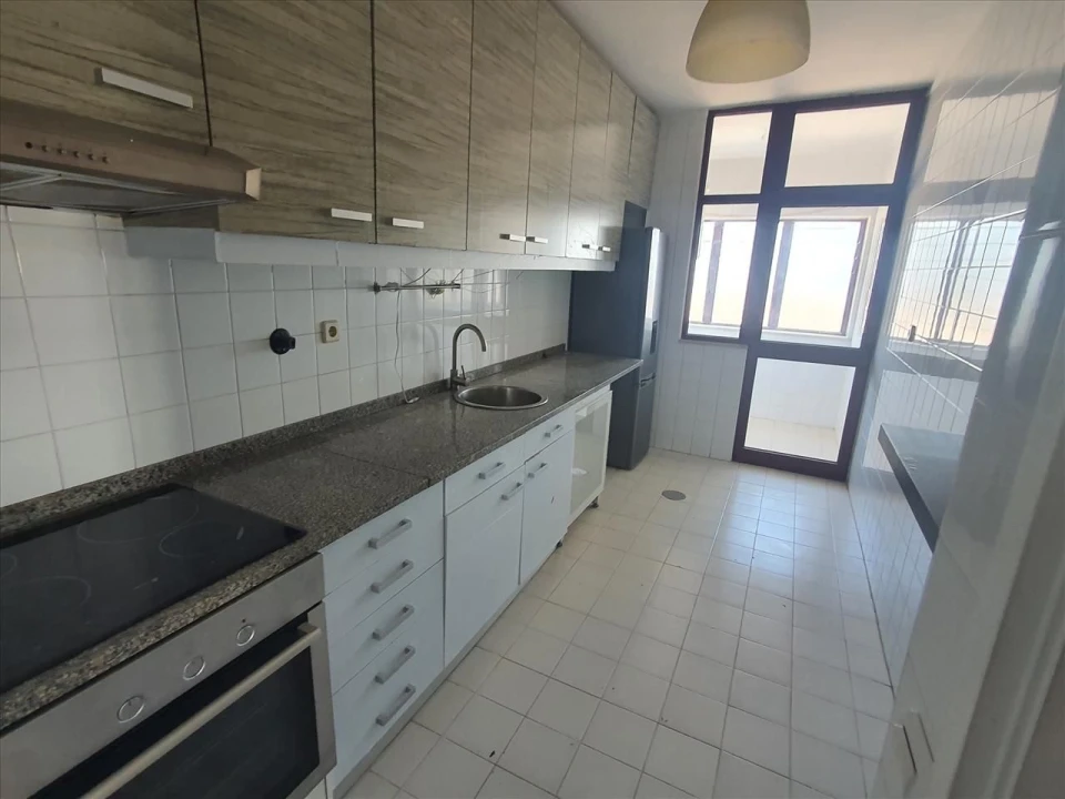Apartamento T3 para Venda em Vilar de Andorinho Foto 6