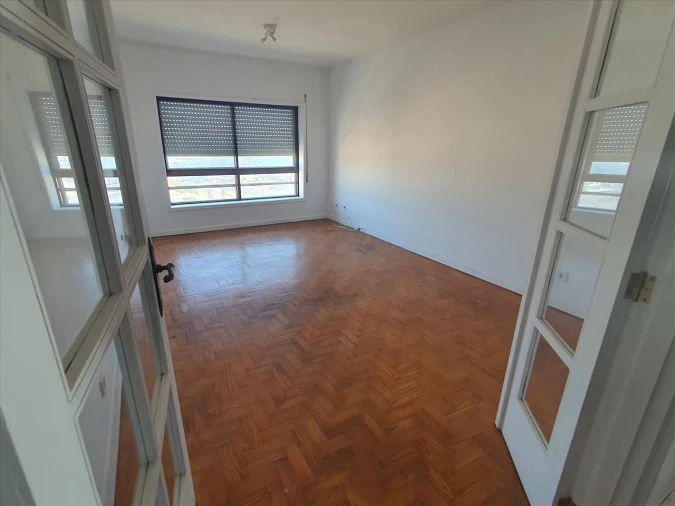 Apartamento T3 para Venda em Vilar de Andorinho Foto 4