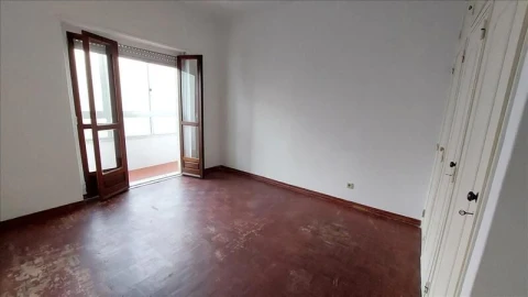 Apartamento T2 para Venda em Agualva e Mira-Sintra