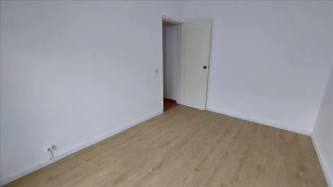 Apartamento T2 para Venda em Agualva e Mira-Sintra