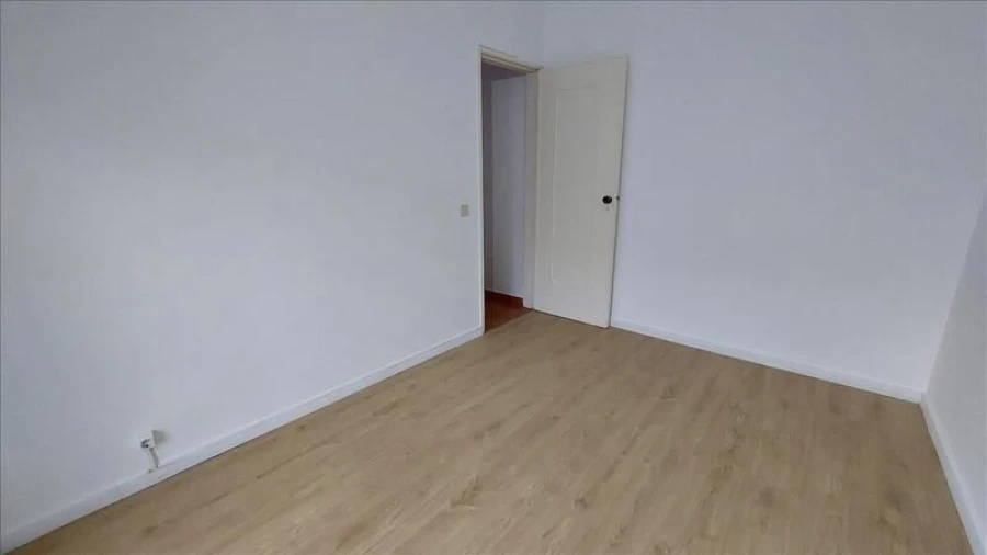 Apartamento T2 para Venda em Agualva e Mira-Sintra Foto 9