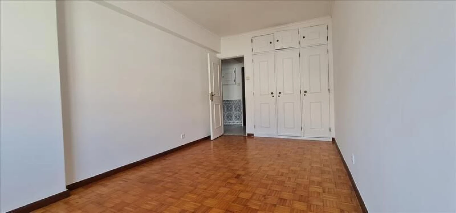 Apartamento T2 para Venda em Queluz e Belas Foto 11
