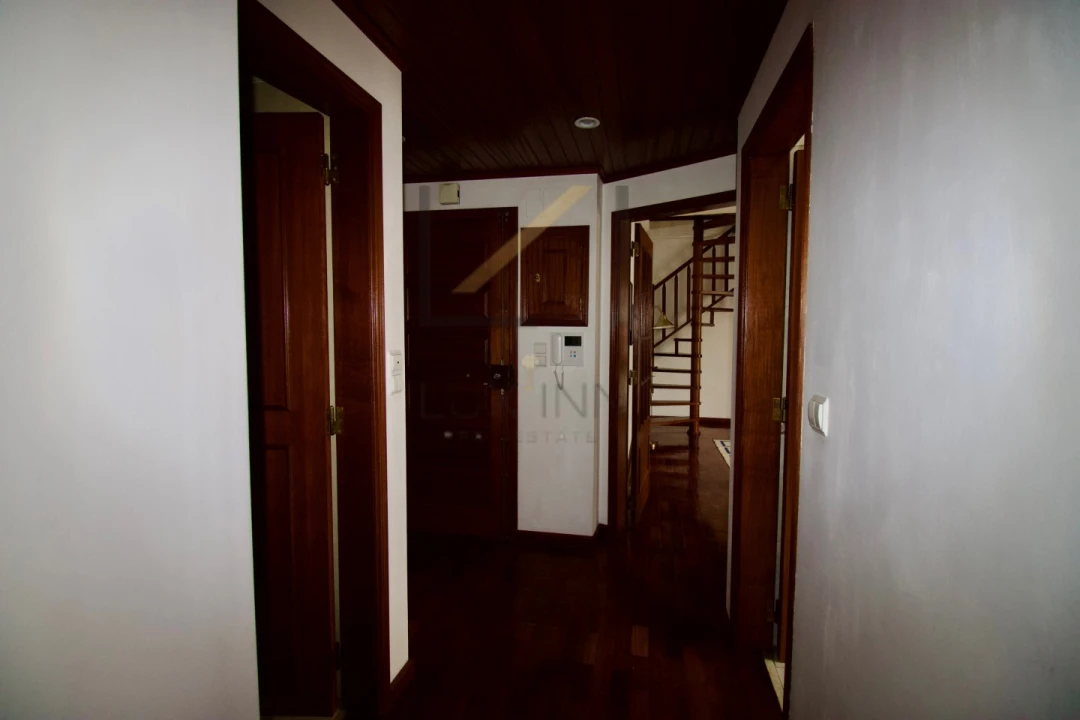 Apartamento T2 para Arrendamento em Carcavelos e Parede Foto 4