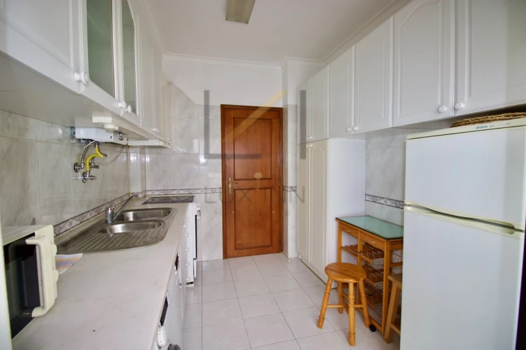 Apartamento T2 para Arrendamento em Carcavelos e Parede Foto 5