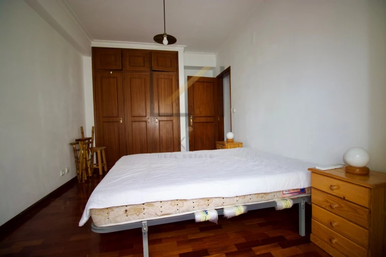 Apartamento T2 para Arrendamento em Carcavelos e Parede Foto 7