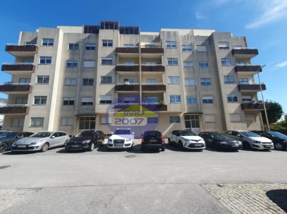 Apartamento T4 para Venda em Santa Marinha e São Pedro da Afurada Foto 1