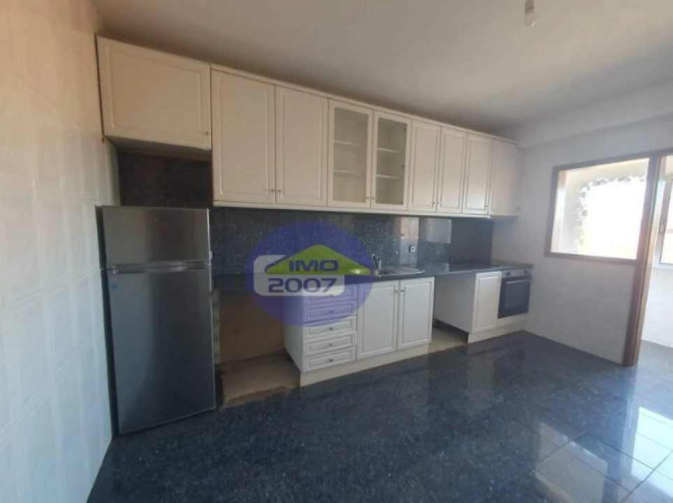 Apartamento T4 para Venda em Santa Marinha e São Pedro da Afurada Foto 3