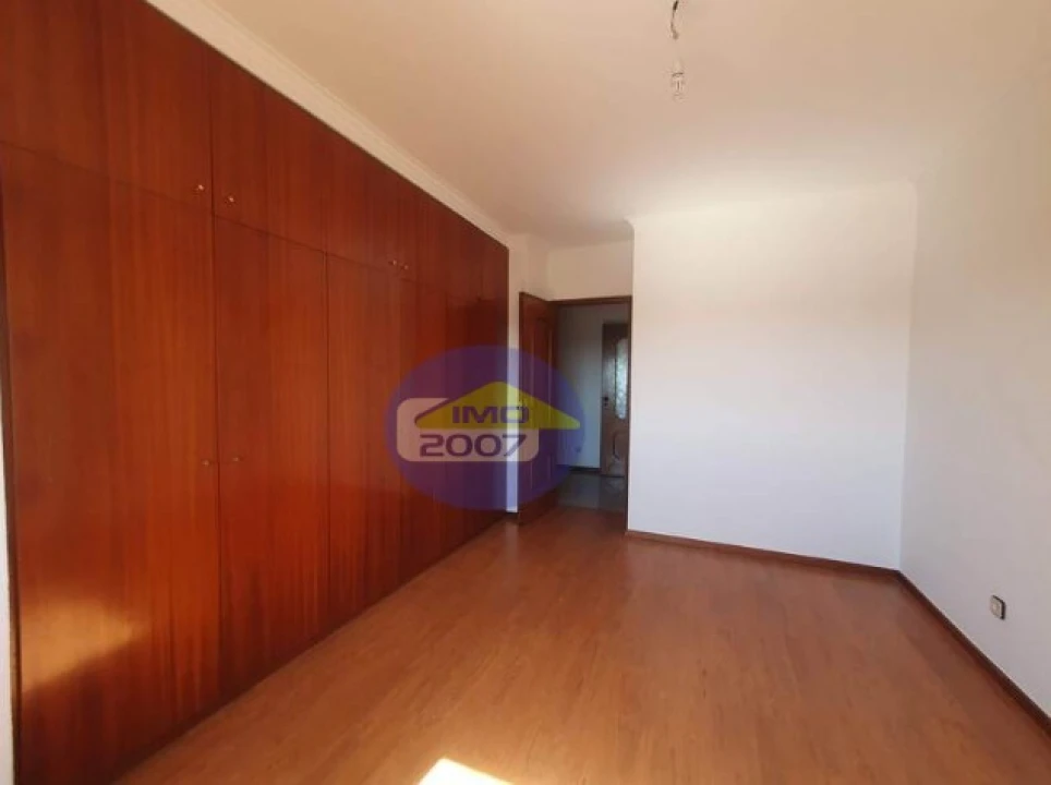Apartamento T4 para Venda em Santa Marinha e São Pedro da Afurada Foto 14