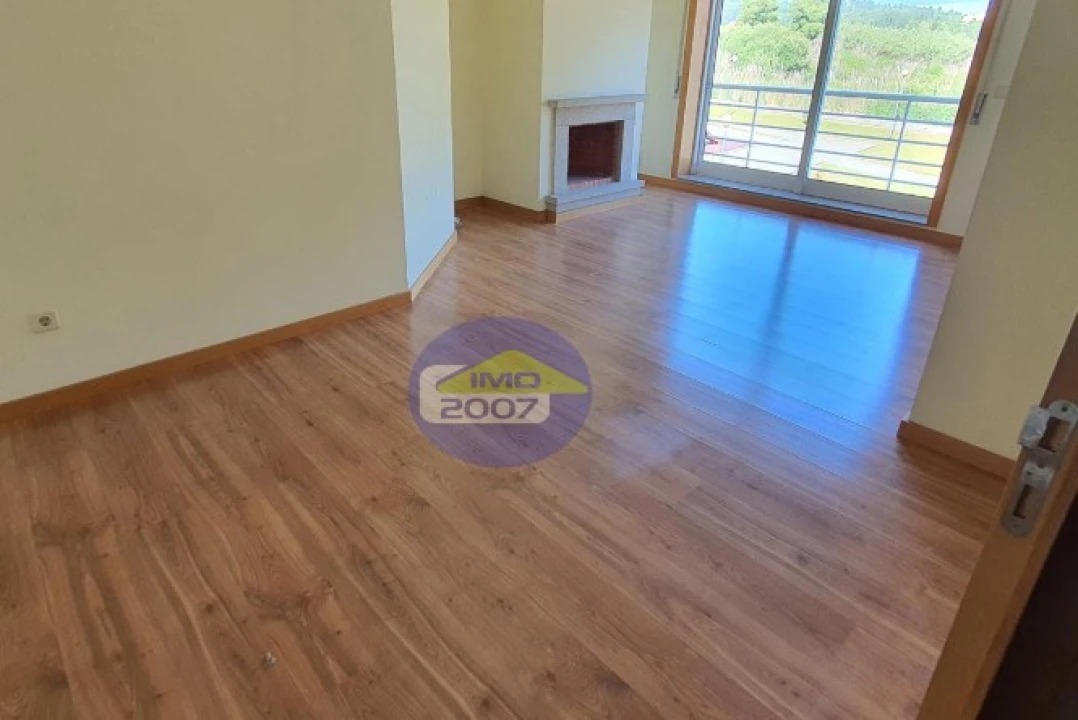 Apartamento T2 para Venda em Canelas Foto 5