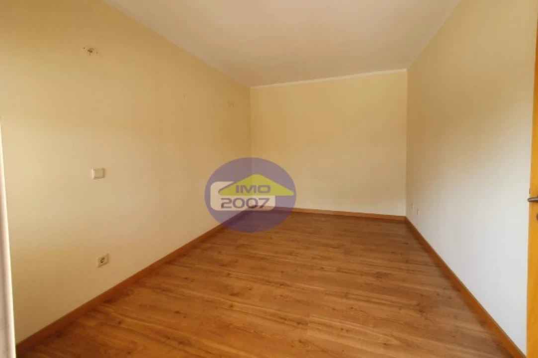 Apartamento T2 para Venda em Canelas Foto 12