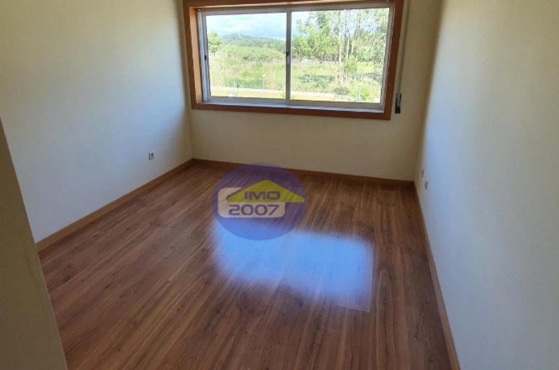 Apartamento T2 para Venda em Canelas Foto 13